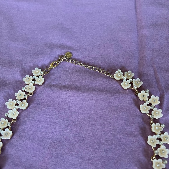 Talbots Beautiful Delicate Flower Necklace!!! - Picture 2 of 3